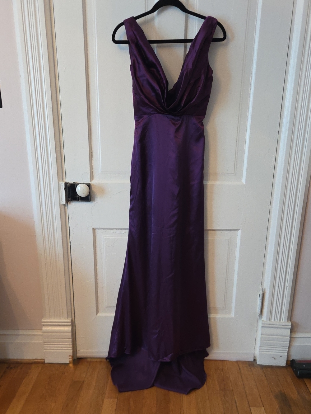 Elegant Purple Sleeveless V-Neck Evening Gown